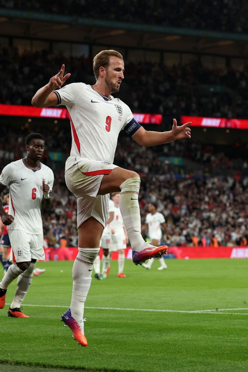 England vs Czechia - Dans l'Objectif : Kane Brille Encore, L'Angleterre S'impose face à la Tchéquie (3-0) – Analyse en 4 Images